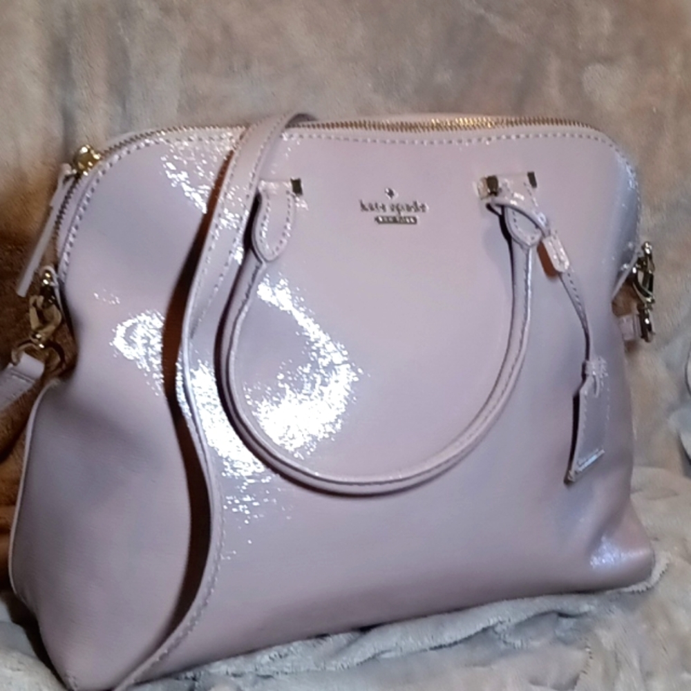 EUC KATE SPADE PATENT LEATHER MAUVE HAND/CROSSBODY BAG